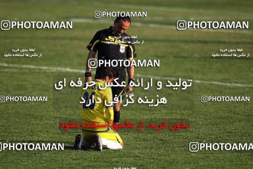 1100524, لیگ برتر فوتبال ایران، Persian Gulf Cup، Week 15، First Leg، 2010/11/12، Tehran، Shahid Dastgerdi Stadium، Naft Tehran 1 - 0 Rah Ahan
