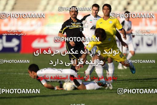 1100596, لیگ برتر فوتبال ایران، Persian Gulf Cup، Week 15، First Leg، 2010/11/12، Tehran، Shahid Dastgerdi Stadium، Naft Tehran 1 - 0 Rah Ahan