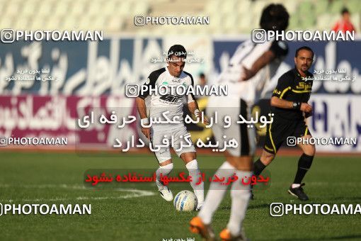 1100538, لیگ برتر فوتبال ایران، Persian Gulf Cup، Week 15، First Leg، 2010/11/12، Tehran، Shahid Dastgerdi Stadium، Naft Tehran 1 - 0 Rah Ahan