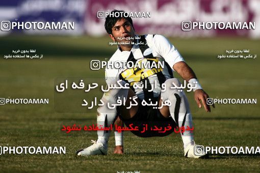 1108441, Qom, Iran, Iran Pro League، Persian Gulf Cup، 2010-11 season، First Leg، Week 17، Saba Qom ۱ v ۰ Malvan Bandar Anzali on 2010/12/03 at Yadegar-e Emam Stadium Qom