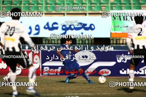1108619, Qom, Iran, لیگ برتر فوتبال ایران، Persian Gulf Cup، Week 17، First Leg، Saba Qom 1 v 0 Malvan Bandar Anzali on 2010/12/03 at Yadegar-e Emam Stadium Qom