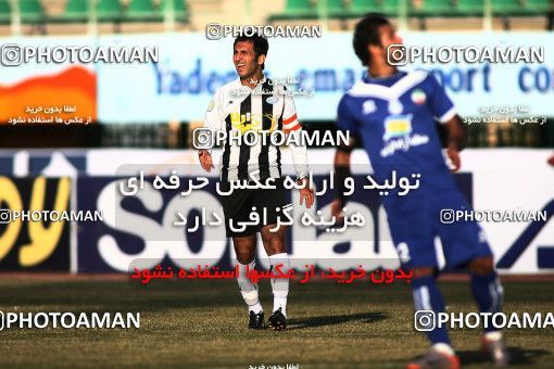 1108471, Qom, Iran, لیگ برتر فوتبال ایران، Persian Gulf Cup، Week 17، First Leg، Saba Qom 1 v 0 Malvan Bandar Anzali on 2010/12/03 at Yadegar-e Emam Stadium Qom