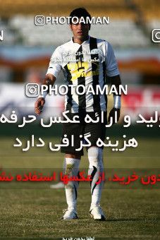 1108422, Qom, Iran, Iran Pro League، Persian Gulf Cup، 2010-11 season، First Leg، Week 17، Saba Qom ۱ v ۰ Malvan Bandar Anzali on 2010/12/03 at Yadegar-e Emam Stadium Qom