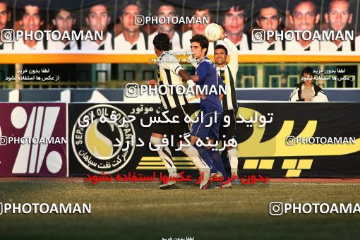 1108536, Qom, Iran, لیگ برتر فوتبال ایران، Persian Gulf Cup، Week 17، First Leg، Saba Qom 1 v 0 Malvan Bandar Anzali on 2010/12/03 at Yadegar-e Emam Stadium Qom