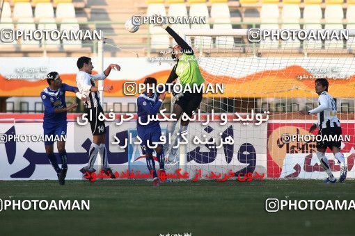 1108544, Qom, Iran, لیگ برتر فوتبال ایران، Persian Gulf Cup، Week 17، First Leg، Saba Qom 1 v 0 Malvan Bandar Anzali on 2010/12/03 at Yadegar-e Emam Stadium Qom