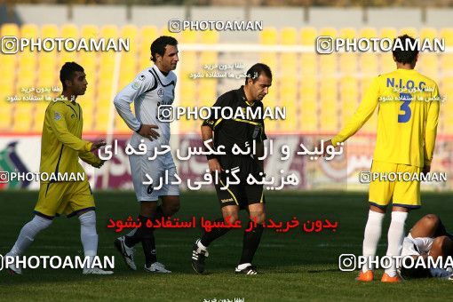 1109007, Tehran, [*parameter:4*], لیگ برتر فوتبال ایران، Persian Gulf Cup، Week 17، First Leg، Naft Tehran 2 v 2 Shahin Boushehr on 2010/12/04 at Takhti Stadium