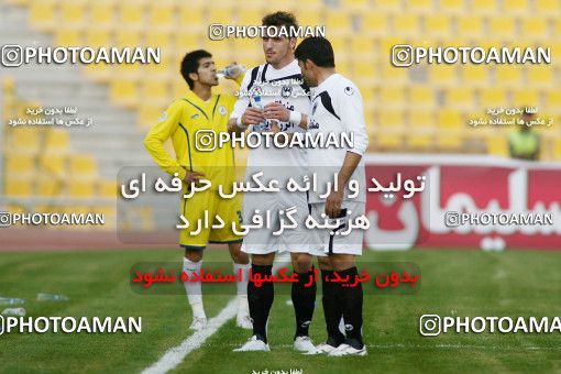 1109031, Tehran, [*parameter:4*], لیگ برتر فوتبال ایران، Persian Gulf Cup، Week 17، First Leg، Naft Tehran 2 v 2 Shahin Boushehr on 2010/12/04 at Takhti Stadium