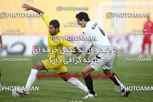 1108962, Tehran, [*parameter:4*], لیگ برتر فوتبال ایران، Persian Gulf Cup، Week 17، First Leg، Naft Tehran 2 v 2 Shahin Boushehr on 2010/12/04 at Takhti Stadium
