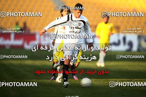 1109125, Tehran, [*parameter:4*], لیگ برتر فوتبال ایران، Persian Gulf Cup، Week 17، First Leg، Naft Tehran 2 v 2 Shahin Boushehr on 2010/12/04 at Takhti Stadium