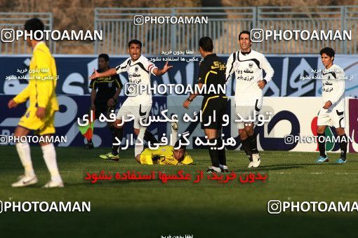 1108968, Tehran, [*parameter:4*], لیگ برتر فوتبال ایران، Persian Gulf Cup، Week 17، First Leg، Naft Tehran 2 v 2 Shahin Boushehr on 2010/12/04 at Takhti Stadium