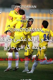 1109002, Tehran, [*parameter:4*], لیگ برتر فوتبال ایران، Persian Gulf Cup، Week 17، First Leg، Naft Tehran 2 v 2 Shahin Boushehr on 2010/12/04 at Takhti Stadium