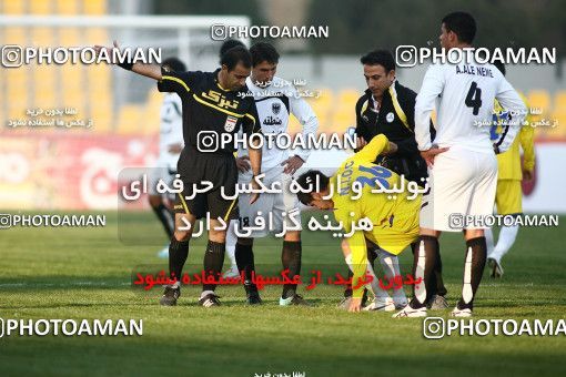 1108922, لیگ برتر فوتبال ایران، Persian Gulf Cup، Week 17، First Leg، 2010/12/04، Tehran، Takhti Stadium، Naft Tehran 2 - 2 Shahin Boushehr