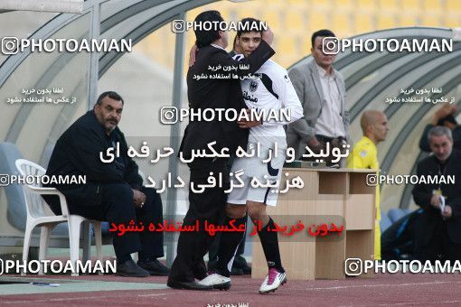 1108831, Tehran, [*parameter:4*], لیگ برتر فوتبال ایران، Persian Gulf Cup، Week 17، First Leg، Naft Tehran 2 v 2 Shahin Boushehr on 2010/12/04 at Takhti Stadium
