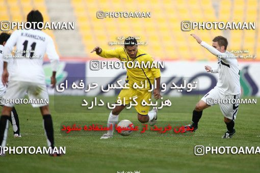 1109119, Tehran, [*parameter:4*], لیگ برتر فوتبال ایران، Persian Gulf Cup، Week 17، First Leg، Naft Tehran 2 v 2 Shahin Boushehr on 2010/12/04 at Takhti Stadium