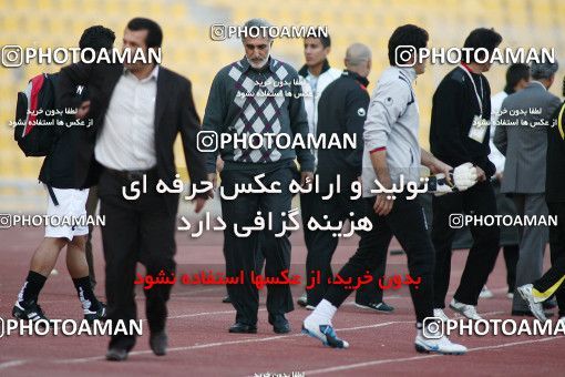 1109017, Tehran, [*parameter:4*], لیگ برتر فوتبال ایران، Persian Gulf Cup، Week 17، First Leg، Naft Tehran 2 v 2 Shahin Boushehr on 2010/12/04 at Takhti Stadium