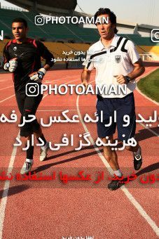 1109024, Tehran, [*parameter:4*], لیگ برتر فوتبال ایران، Persian Gulf Cup، Week 17، First Leg، Naft Tehran 2 v 2 Shahin Boushehr on 2010/12/04 at Takhti Stadium