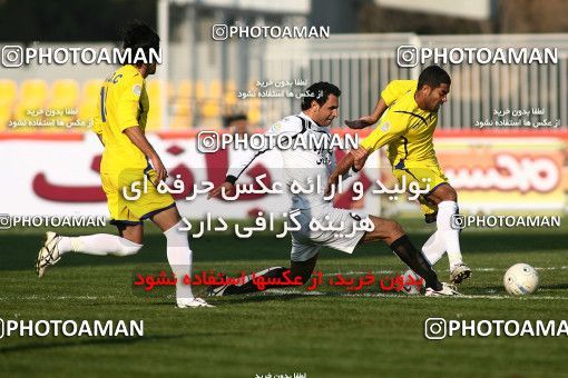 1109062, Tehran, [*parameter:4*], لیگ برتر فوتبال ایران، Persian Gulf Cup، Week 17، First Leg، Naft Tehran 2 v 2 Shahin Boushehr on 2010/12/04 at Takhti Stadium