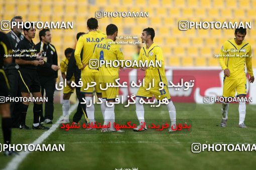 1109059, Tehran, [*parameter:4*], لیگ برتر فوتبال ایران، Persian Gulf Cup، Week 17، First Leg، Naft Tehran 2 v 2 Shahin Boushehr on 2010/12/04 at Takhti Stadium