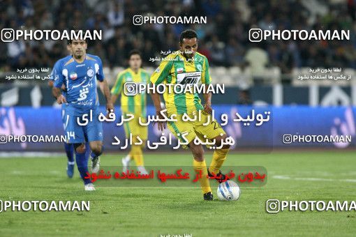 1154001, Tehran, [*parameter:4*], لیگ برتر فوتبال ایران، Persian Gulf Cup، Week 13، First Leg، Esteghlal 1 v 0 Rah Ahan on 2010/10/29 at Azadi Stadium