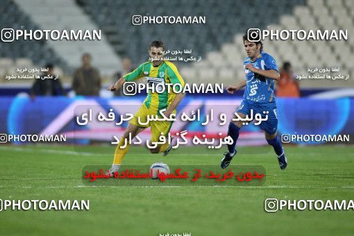 1154075, لیگ برتر فوتبال ایران، Persian Gulf Cup، Week 13، First Leg، 2010/10/29، Tehran، Azadi Stadium، Esteghlal 1 - 0 Rah Ahan