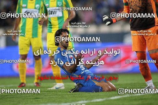 1154050, Tehran, [*parameter:4*], لیگ برتر فوتبال ایران، Persian Gulf Cup، Week 13، First Leg، Esteghlal 1 v 0 Rah Ahan on 2010/10/29 at Azadi Stadium
