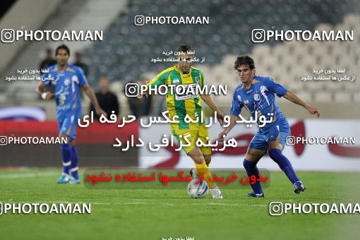 1154998, لیگ برتر فوتبال ایران، Persian Gulf Cup، Week 13، First Leg، 2010/10/29، Tehran، Azadi Stadium، Esteghlal 1 - 0 Rah Ahan
