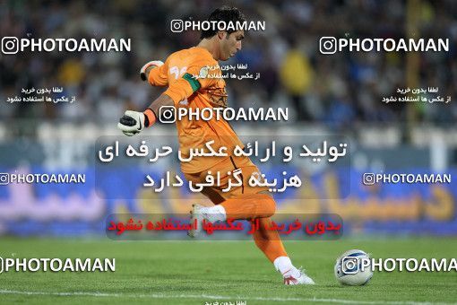 1154985, Tehran, [*parameter:4*], لیگ برتر فوتبال ایران، Persian Gulf Cup، Week 13، First Leg، Esteghlal 1 v 0 Rah Ahan on 2010/10/29 at Azadi Stadium