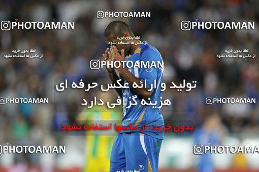 1154982, Tehran, [*parameter:4*], لیگ برتر فوتبال ایران، Persian Gulf Cup، Week 13، First Leg، Esteghlal 1 v 0 Rah Ahan on 2010/10/29 at Azadi Stadium