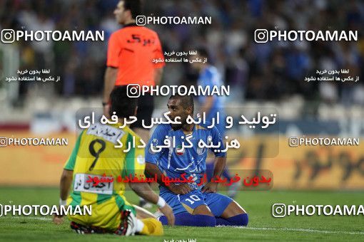 1155103, Tehran, [*parameter:4*], لیگ برتر فوتبال ایران، Persian Gulf Cup، Week 13، First Leg، Esteghlal 1 v 0 Rah Ahan on 2010/10/29 at Azadi Stadium