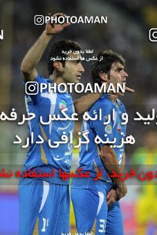 1154990, لیگ برتر فوتبال ایران، Persian Gulf Cup، Week 13، First Leg، 2010/10/29، Tehran، Azadi Stadium، Esteghlal 1 - 0 Rah Ahan