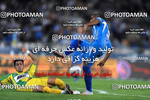 1153880, Tehran, [*parameter:4*], لیگ برتر فوتبال ایران، Persian Gulf Cup، Week 13، First Leg، Esteghlal 1 v 0 Rah Ahan on 2010/10/29 at Azadi Stadium
