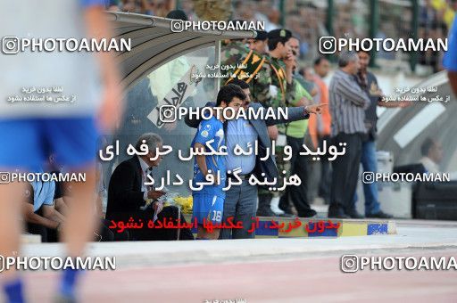 1156690, Abadan, [*parameter:4*], لیگ برتر فوتبال ایران، Persian Gulf Cup، Week 14، First Leg، Sanat Naft Abadan 2 v 0 Esteghlal on 2010/11/04 at Takhti Stadium Abadan