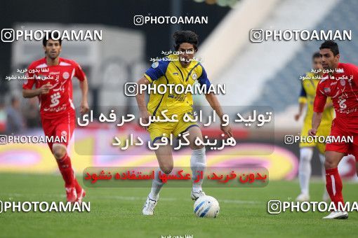 1157185, Tehran, [*parameter:4*], لیگ برتر فوتبال ایران، Persian Gulf Cup، Week 14، First Leg، Persepolis 3 v 1 Naft Tehran on 2010/11/05 at Azadi Stadium