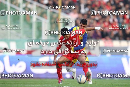 1156940, Tehran, [*parameter:4*], لیگ برتر فوتبال ایران، Persian Gulf Cup، Week 14، First Leg، Persepolis 3 v 1 Naft Tehran on 2010/11/05 at Azadi Stadium