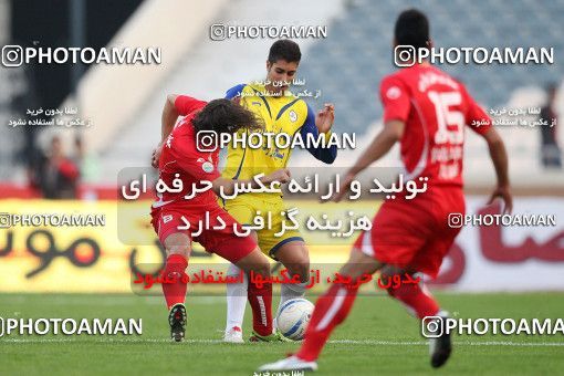 1156980, Tehran, [*parameter:4*], لیگ برتر فوتبال ایران، Persian Gulf Cup، Week 14، First Leg، Persepolis 3 v 1 Naft Tehran on 2010/11/05 at Azadi Stadium