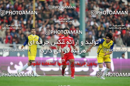 1156913, Tehran, [*parameter:4*], لیگ برتر فوتبال ایران، Persian Gulf Cup، Week 14، First Leg، Persepolis 3 v 1 Naft Tehran on 2010/11/05 at Azadi Stadium