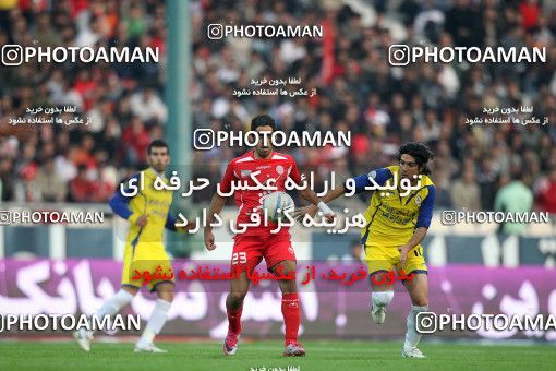 1157253, Tehran, [*parameter:4*], لیگ برتر فوتبال ایران، Persian Gulf Cup، Week 14، First Leg، Persepolis 3 v 1 Naft Tehran on 2010/11/05 at Azadi Stadium