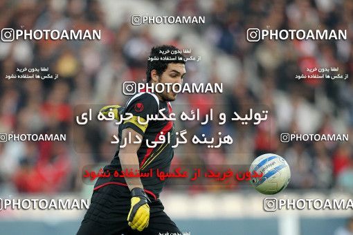 1156979, Tehran, [*parameter:4*], لیگ برتر فوتبال ایران، Persian Gulf Cup، Week 14، First Leg، Persepolis 3 v 1 Naft Tehran on 2010/11/05 at Azadi Stadium