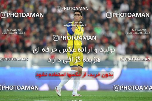1156964, Tehran, [*parameter:4*], لیگ برتر فوتبال ایران، Persian Gulf Cup، Week 14، First Leg، Persepolis 3 v 1 Naft Tehran on 2010/11/05 at Azadi Stadium