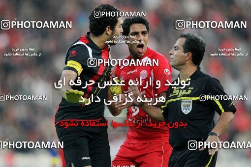 1157119, Tehran, [*parameter:4*], لیگ برتر فوتبال ایران، Persian Gulf Cup، Week 14، First Leg، Persepolis 3 v 1 Naft Tehran on 2010/11/05 at Azadi Stadium