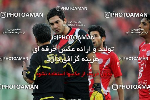 1156945, Tehran, [*parameter:4*], لیگ برتر فوتبال ایران، Persian Gulf Cup، Week 14، First Leg، Persepolis 3 v 1 Naft Tehran on 2010/11/05 at Azadi Stadium