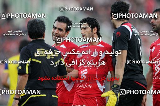 1156937, Tehran, [*parameter:4*], لیگ برتر فوتبال ایران، Persian Gulf Cup، Week 14، First Leg، Persepolis 3 v 1 Naft Tehran on 2010/11/05 at Azadi Stadium