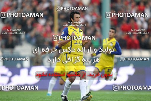 1157326, Tehran, [*parameter:4*], لیگ برتر فوتبال ایران، Persian Gulf Cup، Week 14، First Leg، Persepolis 3 v 1 Naft Tehran on 2010/11/05 at Azadi Stadium
