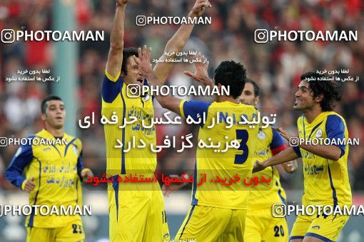 1156914, Tehran, [*parameter:4*], لیگ برتر فوتبال ایران، Persian Gulf Cup، Week 14، First Leg، Persepolis 3 v 1 Naft Tehran on 2010/11/05 at Azadi Stadium