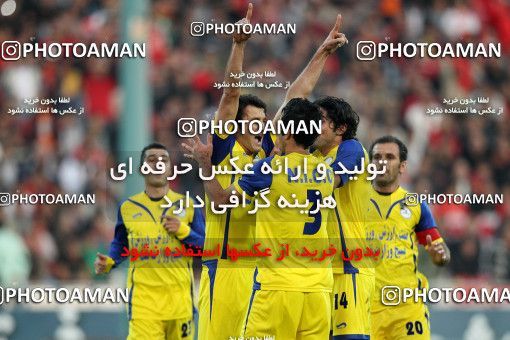 1157115, Tehran, [*parameter:4*], لیگ برتر فوتبال ایران، Persian Gulf Cup، Week 14، First Leg، Persepolis 3 v 1 Naft Tehran on 2010/11/05 at Azadi Stadium