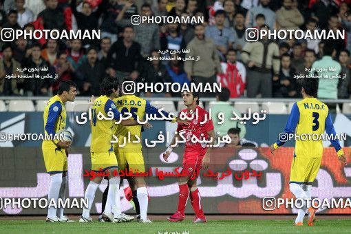 1157283, Tehran, [*parameter:4*], لیگ برتر فوتبال ایران، Persian Gulf Cup، Week 14، First Leg، Persepolis 3 v 1 Naft Tehran on 2010/11/05 at Azadi Stadium
