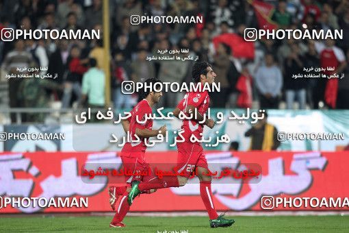 1156952, Tehran, [*parameter:4*], لیگ برتر فوتبال ایران، Persian Gulf Cup، Week 14، First Leg، Persepolis 3 v 1 Naft Tehran on 2010/11/05 at Azadi Stadium