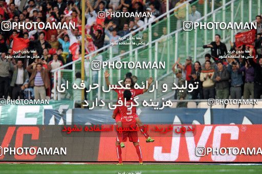1156422, Tehran, [*parameter:4*], لیگ برتر فوتبال ایران، Persian Gulf Cup، Week 14، First Leg، Persepolis 3 v 1 Naft Tehran on 2010/11/05 at Azadi Stadium