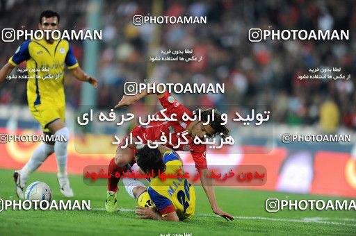 1156515, Tehran, [*parameter:4*], لیگ برتر فوتبال ایران، Persian Gulf Cup، Week 14، First Leg، Persepolis 3 v 1 Naft Tehran on 2010/11/05 at Azadi Stadium
