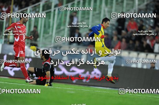 1156469, Tehran, [*parameter:4*], لیگ برتر فوتبال ایران، Persian Gulf Cup، Week 14، First Leg، Persepolis 3 v 1 Naft Tehran on 2010/11/05 at Azadi Stadium